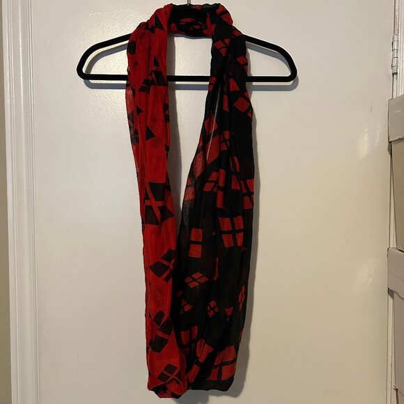 Harley Quinn Infinity Fashion Scarves - Picture 7 of 7